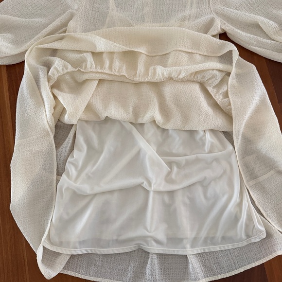 H&M Cream Textured Tiered Long Sleeve Dress - Picture 3 of 4